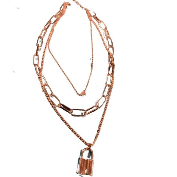 Beautiful 3 chain lock necklace NWT - Picture 2 of 3
